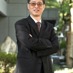 臺北科技大學計算機與網路中心 王永鐘主任